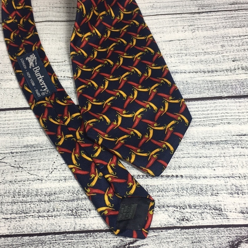 Burberry’s London Chile Tie 100% Silk - Picture 5 of 5